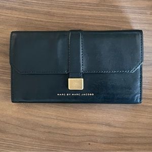 Marc by Marc Jacobs trifold envelope wallet, black with brass hardware. (RARE)